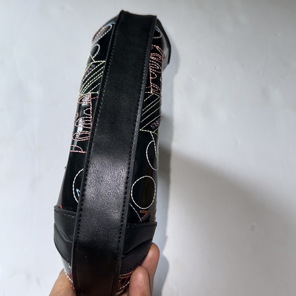 BCBG BAG - Picture 4 of 9